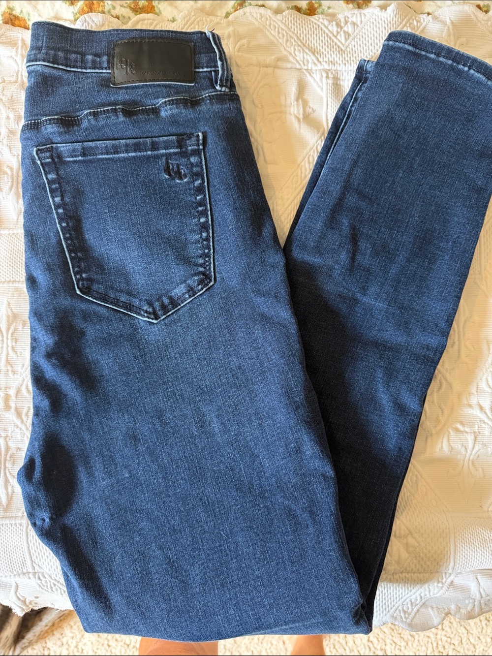 Kendall & Kylie Classic Women's Dark Blue Stretch Jeans the pin up